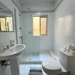 Apartment F6 Near The In