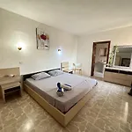Apartment F6 Near The In *