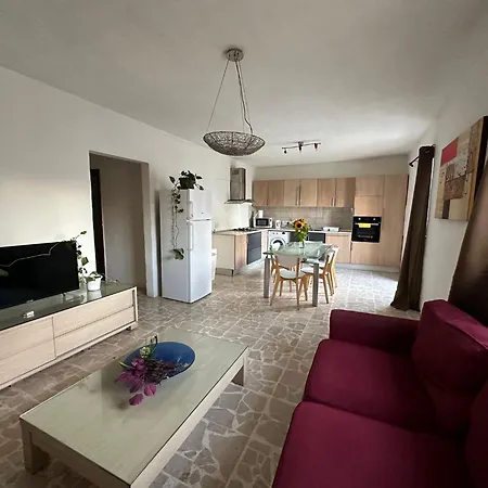 F6 Near The In 公寓 *