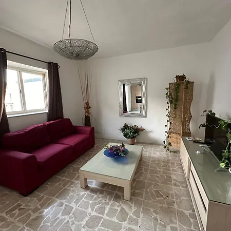 F6 Near The In Apartment Sliema