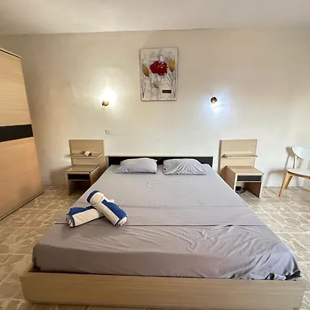 F6 Near The In 公寓 *