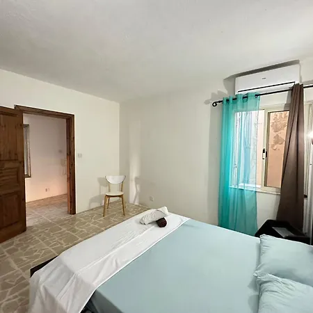 Apartment F6 Near The In *