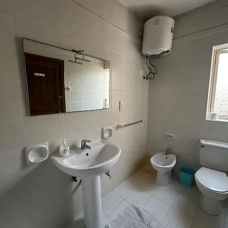 Apartment F6 Near The In *