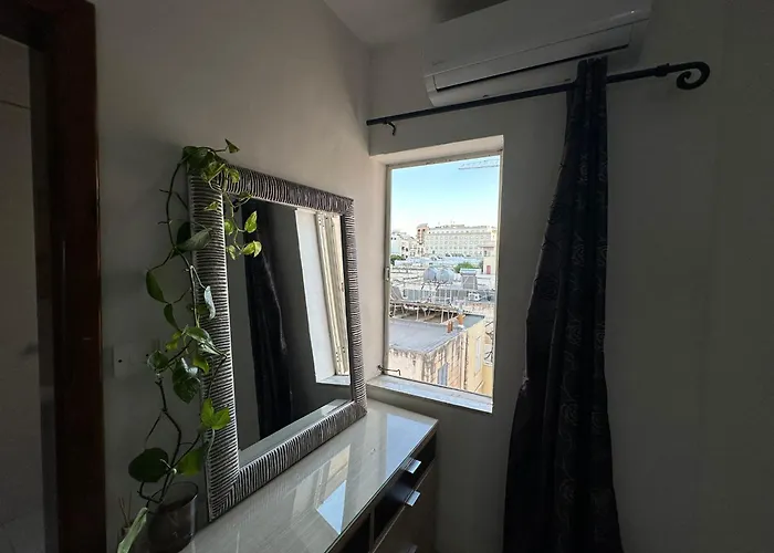 F6 Near The In 公寓 *