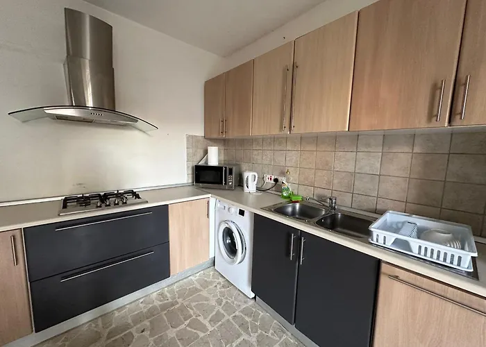 公寓 F6 Near The In 斯利马