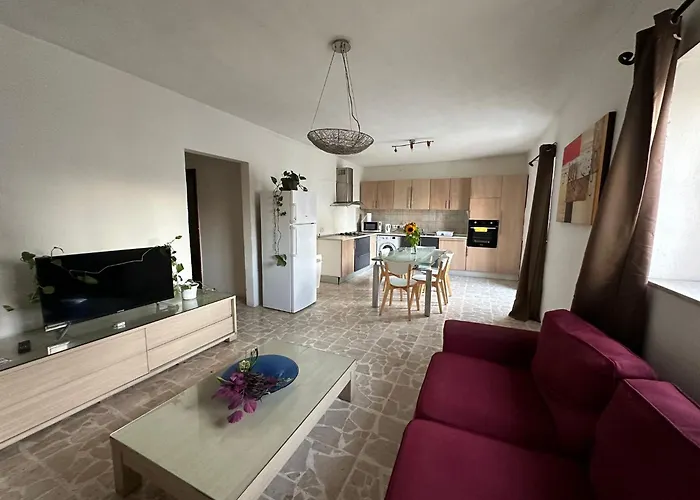 F6 Near The In アパート *